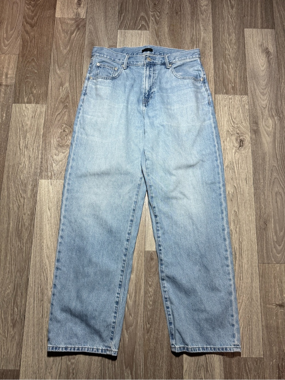 Uniqlo Men’s Wide Legs Jeans 30